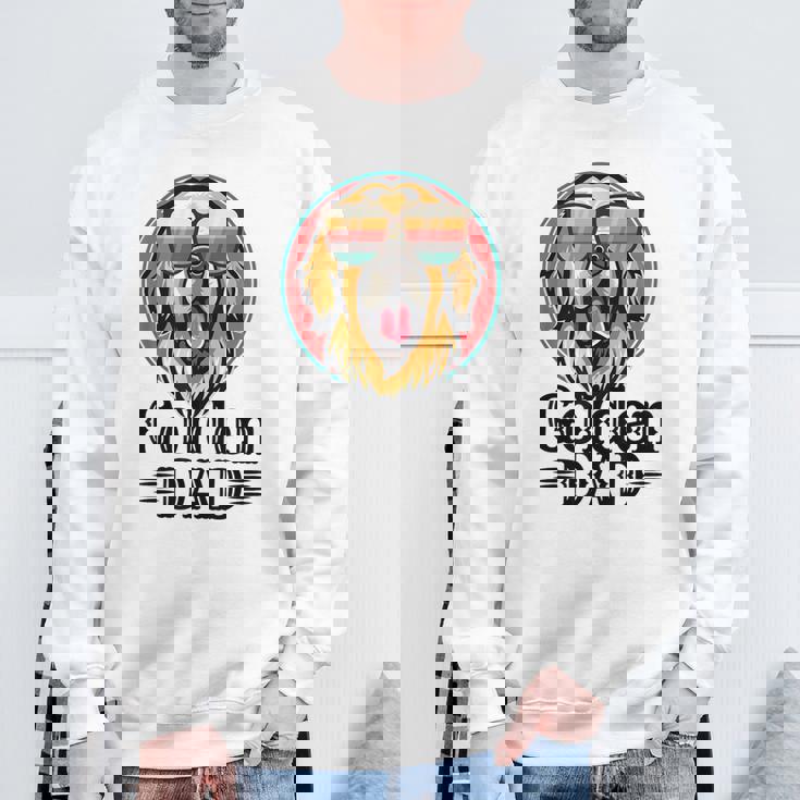 ゴールデンパパヴィンテージゴールデンレトリバー犬のための父親の日 スウェットシャツ 高齢者への贈り物