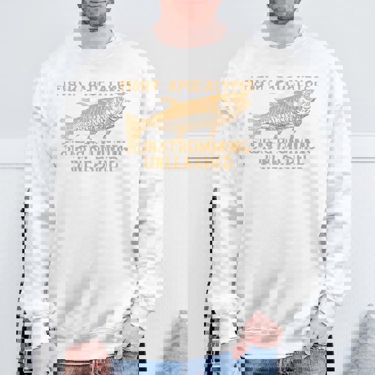 シュールストレミングの臭いゲロ魚チャレンジ 長袖tシャツ スウェットシャツ 高齢者への贈り物