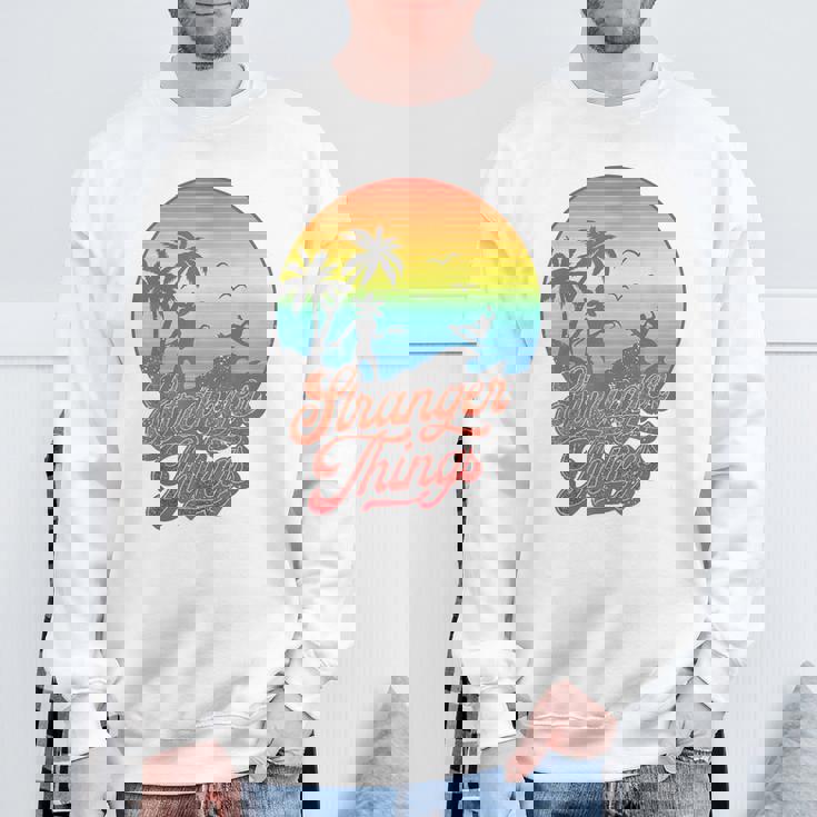 ストレンジャー・シングス サーファーボーイ ピザ デモゴルゴン カリ レトロ 80年代 スウェットシャツ 高齢者への贈り物