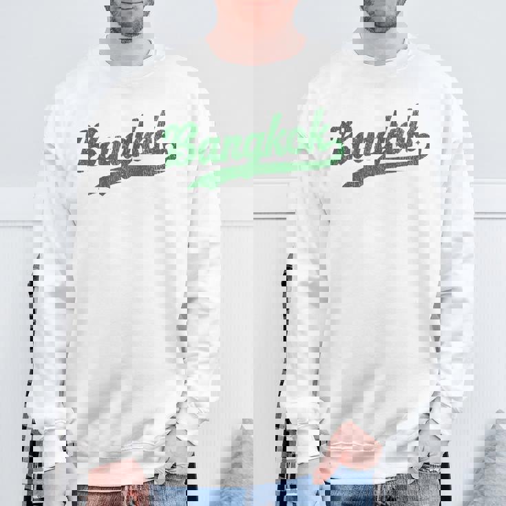 タイのバンコクビンテージスポーツグラフィック。 スウェットシャツ 高齢者への贈り物