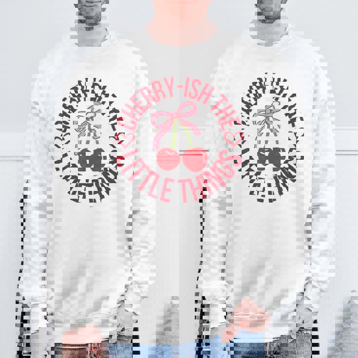 チェリーっぽいザ・リトル・シングス・ファニー・チェリッシュ・チェリー スウェットシャツ 高齢者への贈り物