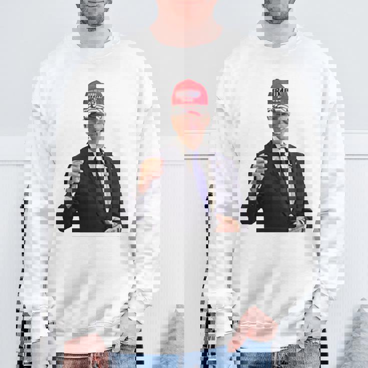 トランプの帽子をかぶったバイデンの陽気なグラフィック 長袖tシャツ スウェットシャツ 高齢者への贈り物