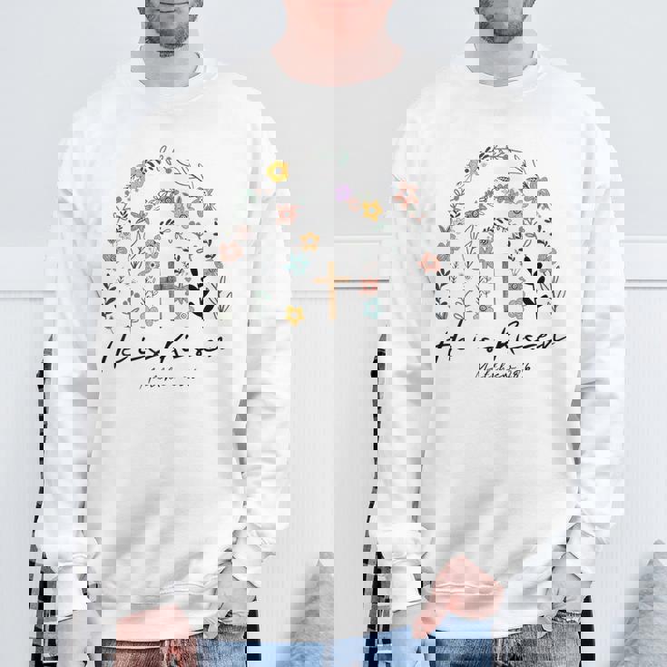 ヒ・イズ・ライゼン・フラワーズ・レインボー・ジーザス スウェットシャツ 高齢者への贈り物