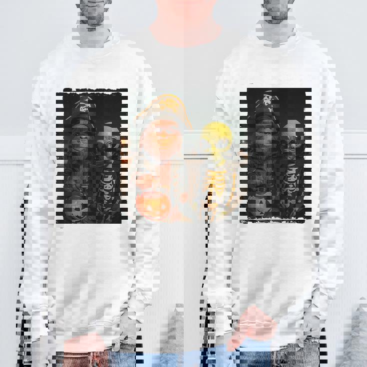 ビッグフットエイリアン 面白い ハロウィン トリック ドア カメラビュー スウェットシャツ 高齢者への贈り物