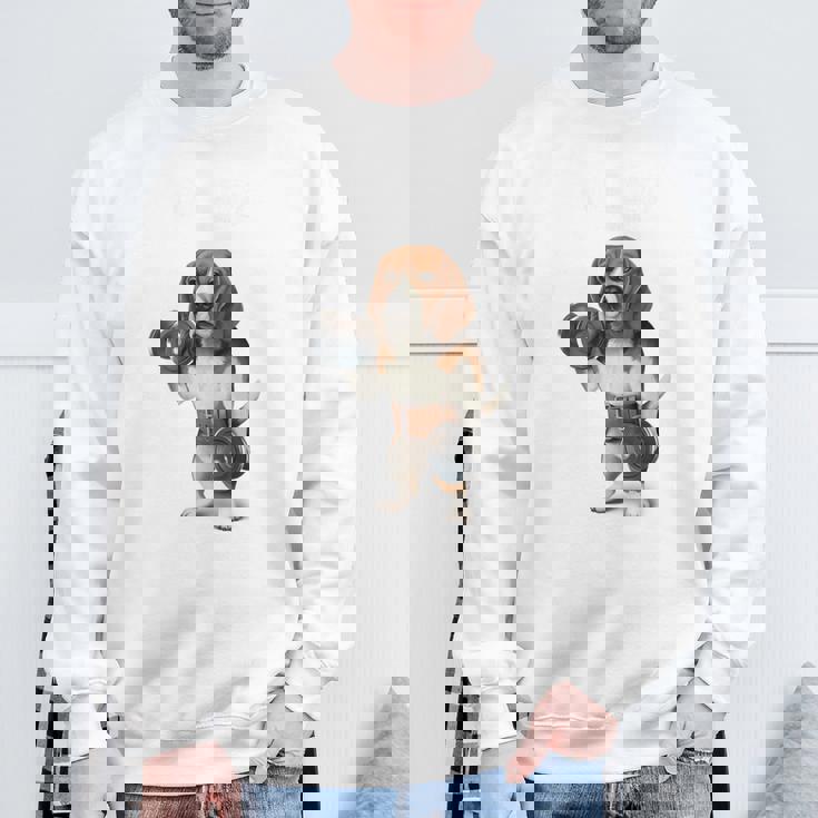 ビーグル 犬 ダンベル 筋トレ 筋肉 ワークアウト ジム スウェットシャツ 高齢者への贈り物