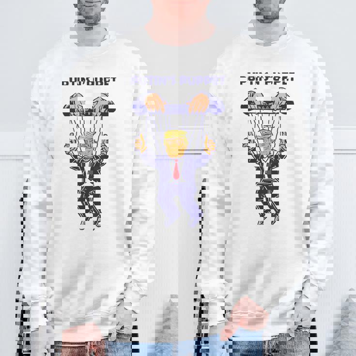 プーチンの操り人形トランプはロシアの資産政治パロディです スウェットシャツ 高齢者への贈り物