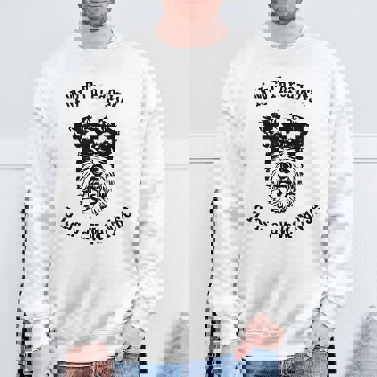 ミニチュアシュナウザー 私のセラピストは鼻が濡れています スウェットシャツ 高齢者への贈り物