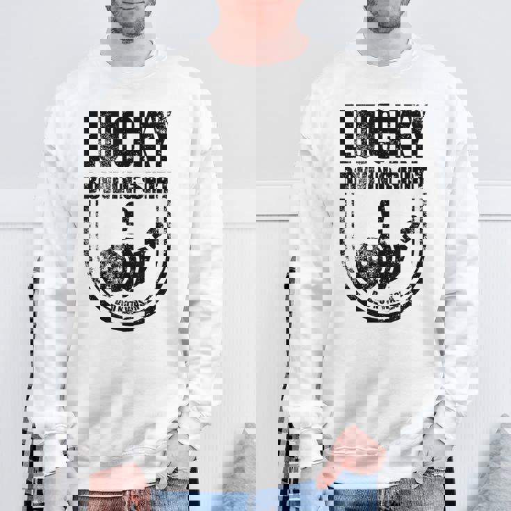 ラッキーボウリングシャツはボウラーのための面白い引用を洗わないでください スウェットシャツ 高齢者への贈り物