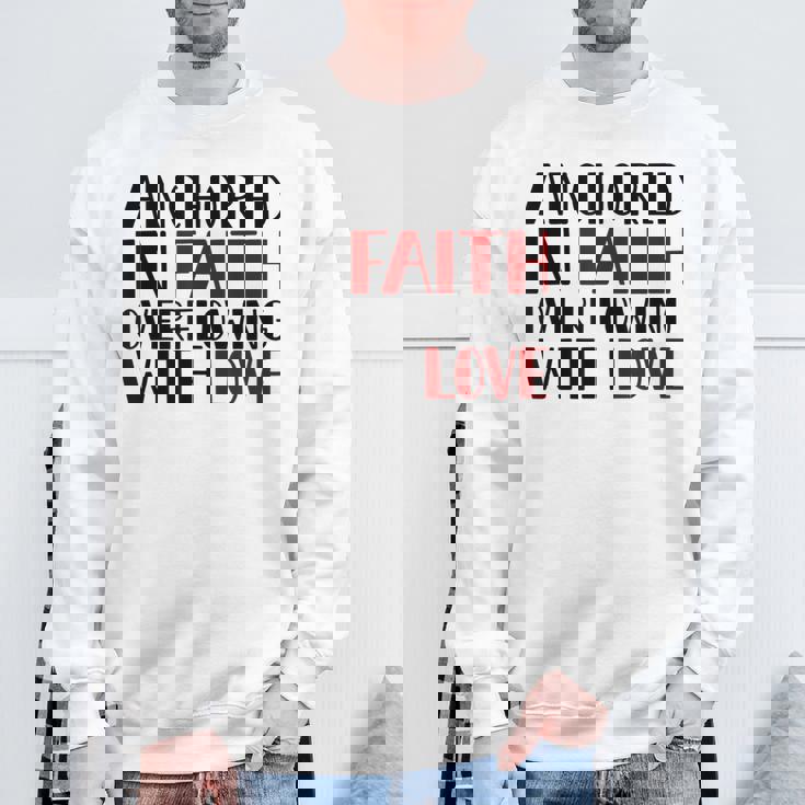 愛にあふれた信仰に定着するキリスト教バレンタイン。 スウェットシャツ 高齢者への贈り物