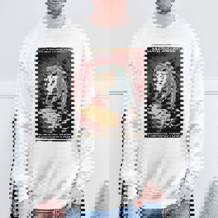 日本ホラーオポッサムアニメ レトロ 数え切れないほどの恐怖が待ち受けている 長袖tシャツ スウェットシャツ 高齢者への贈り物