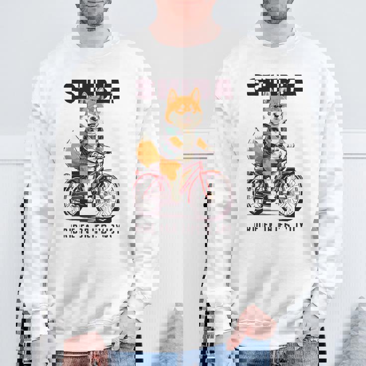 柴犬 いぬ イラスト 柴犬好き 犬好き 自転車 かわいい おもしろ レトロ Ride For Life's Joy 長袖tシャツ スウェットシャツ 高齢者への贈り物