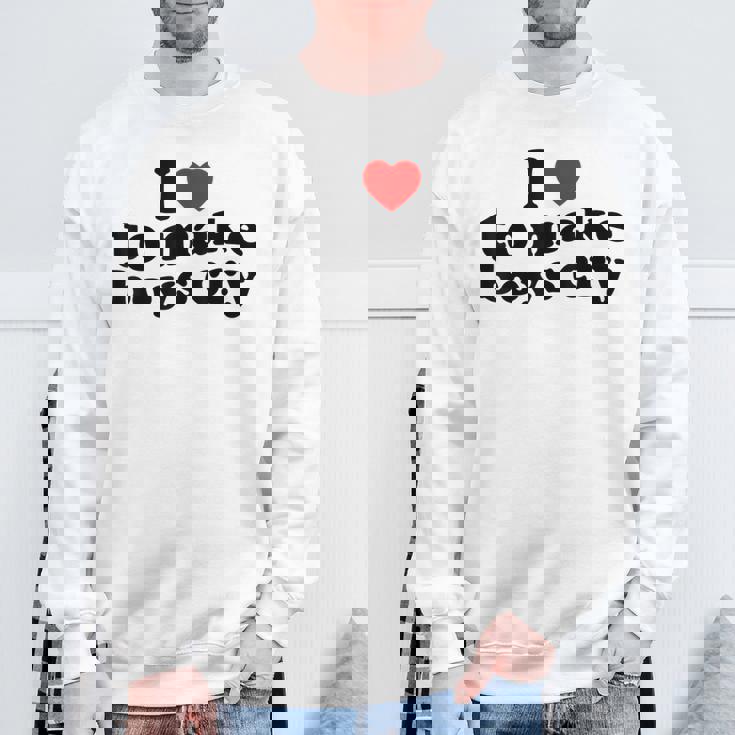 私は男の子を泣かせるのが大好き、男の子を泣かせるのは心 スウェットシャツ 高齢者への贈り物