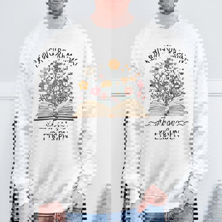 読書は目で見る夢を見る本好き読者 長袖tシャツ スウェットシャツ 高齢者への贈り物