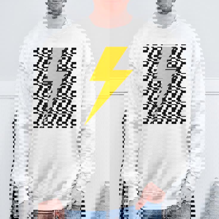 黄色の稲妻チェッカー審美的レーシング 長袖tシャツ スウェットシャツ 高齢者への贈り物