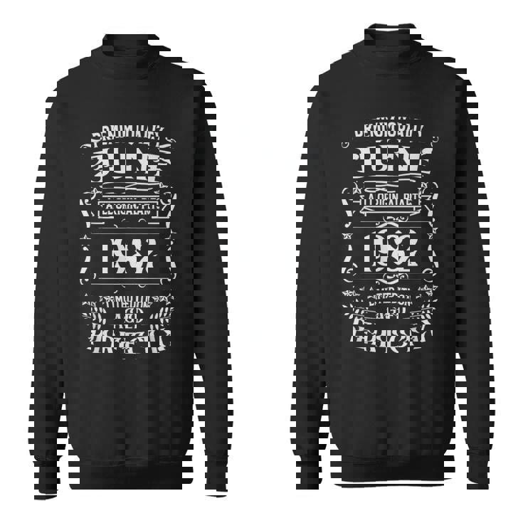 1982年6月に誕生した43歳の誕生日レジェンド。 スウェットシャツ