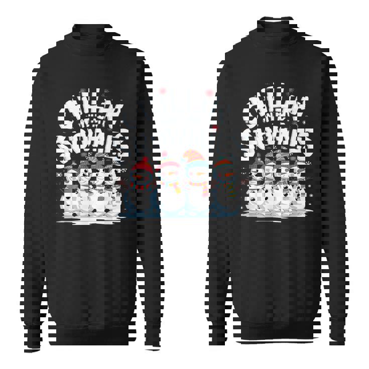 Chilling With Mynowmies 冬の雪だるまファミリーデザイン スウェットシャツ