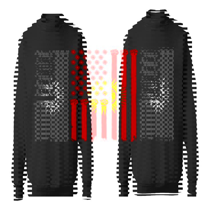 キルギス アメリカ 手拳 キルギス ルーツ アメリカ キルギス 国旗 スウェットシャツ