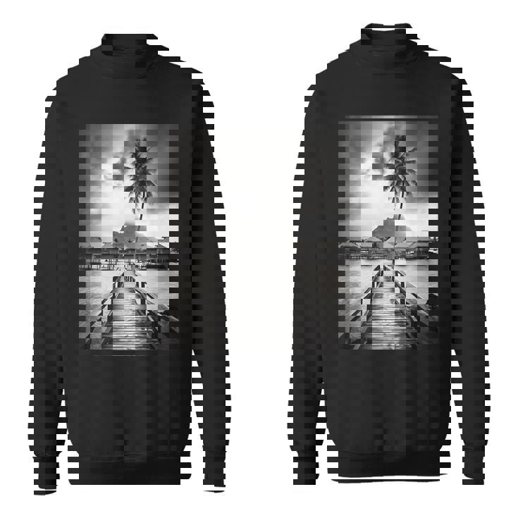 タヒチ州の熱帯小屋のモノクロ写真 スウェットシャツ