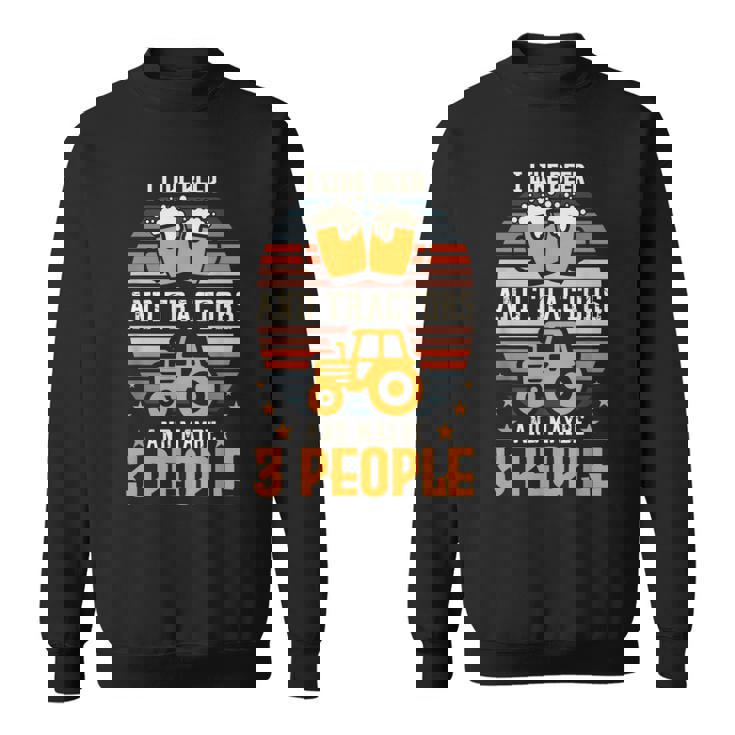 ビールとトラクターが好きで、たぶん3人で農作業をしています。 スウェットシャツ