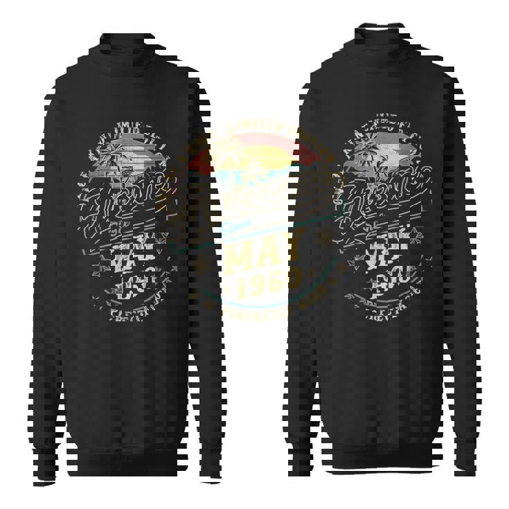 レトロな65歳の男性向け誕生日プレゼント。1960年5月、65歳。 スウェットシャツ