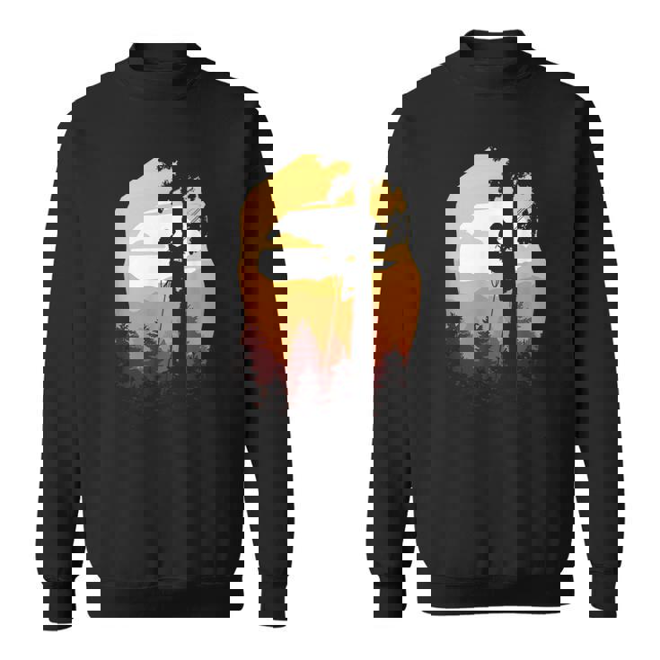 レトロサンセットツリークライマーアーボリスト。 スウェットシャツ