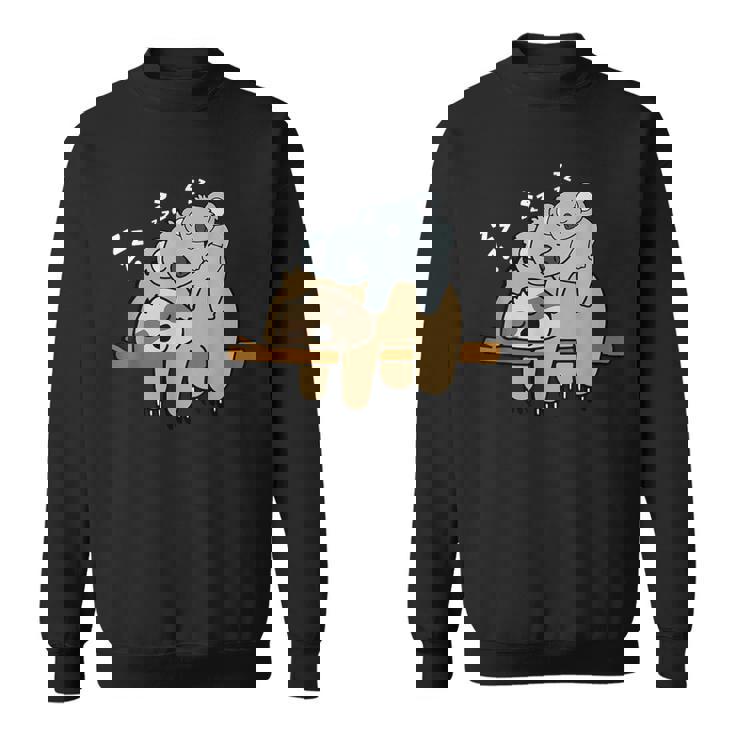 眠っているかわいい怠け者ナマケモノ ベビーコアラ ママベア昼寝 スウェットシャツ