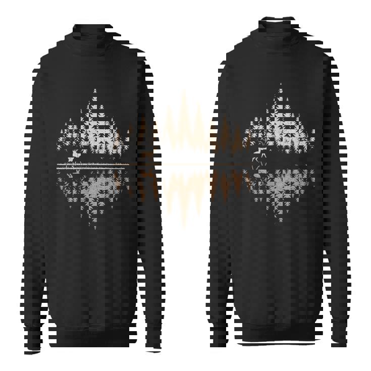 鹿、野生動物・アウトドア、森林・樹木の反射、鹿 スウェットシャツ