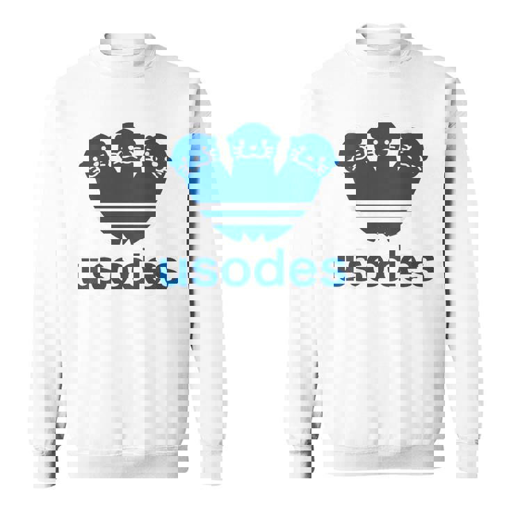 【バックプリント・背中側】ウソデス Usodes かわうそです。《ブルー 青》スポーツ ブランド パロディ 面白い スウェットシャツ