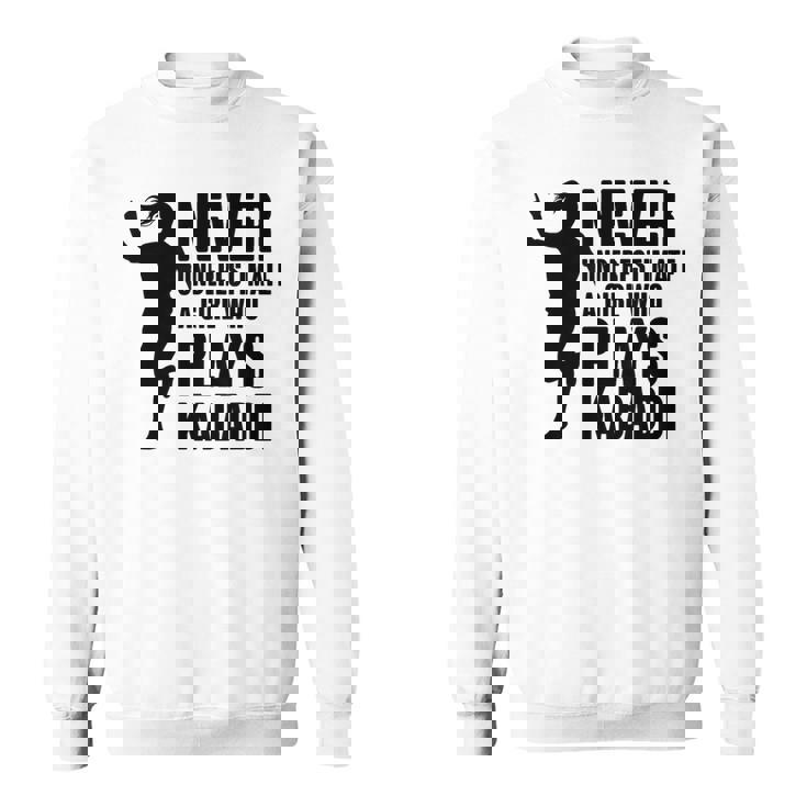 カヴァディを演じる少女を決して過小評価しない スウェットシャツ