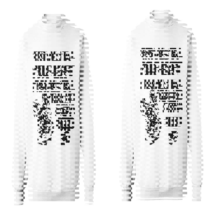 ジャーマン・シェパードはあなたの心を盗みますあなたのベッドとソファを盗みます スウェットシャツ