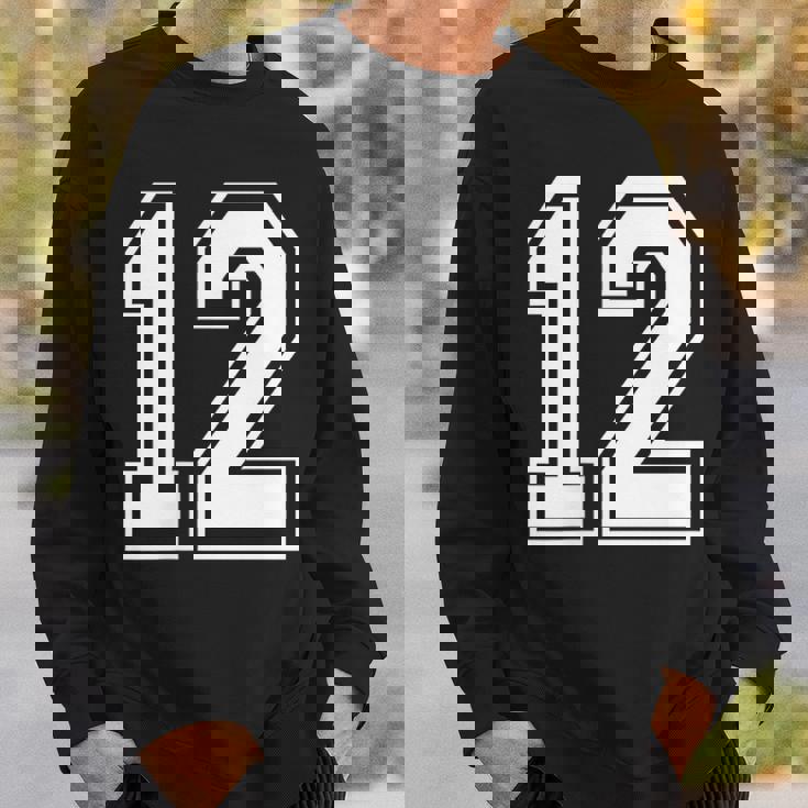 12番の前面と背面にホワイトのプリント。 スウェットシャツ 彼への贈り物