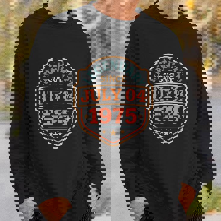 1975年7月4日以来、伝説的。素晴らしい誕生日パーティーレトロ。 スウェットシャツ 彼への贈り物