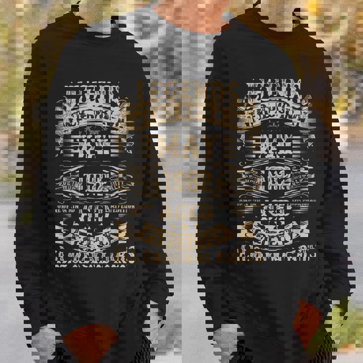 1982年5月 43歳 誕生日プレゼント 男性用 43歳の誕生日 スウェットシャツ 彼への贈り物