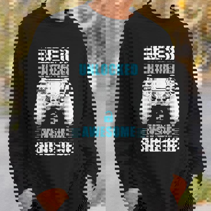 38歳の誕生日ビデオゲーマー レベル38 アンロック済み 1987年以来 スウェットシャツ 彼への贈り物