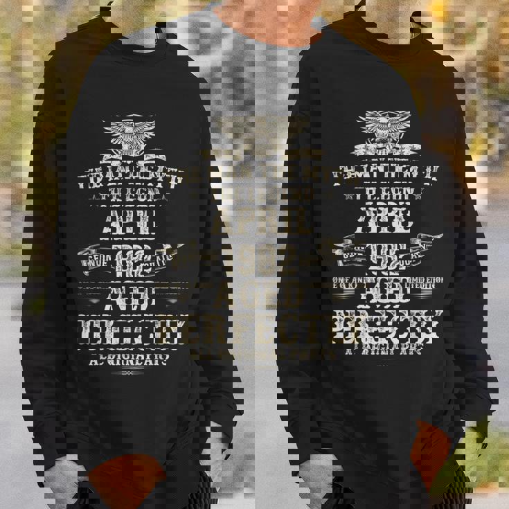 43歳の誕生日プレゼント 男性用 1982年4月 誕生日 スウェットシャツ 彼への贈り物