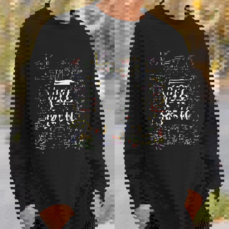 45歳の誕生日 45歳のプレゼント 数学の誕生日 2025年の平方根 スウェットシャツ 彼への贈り物