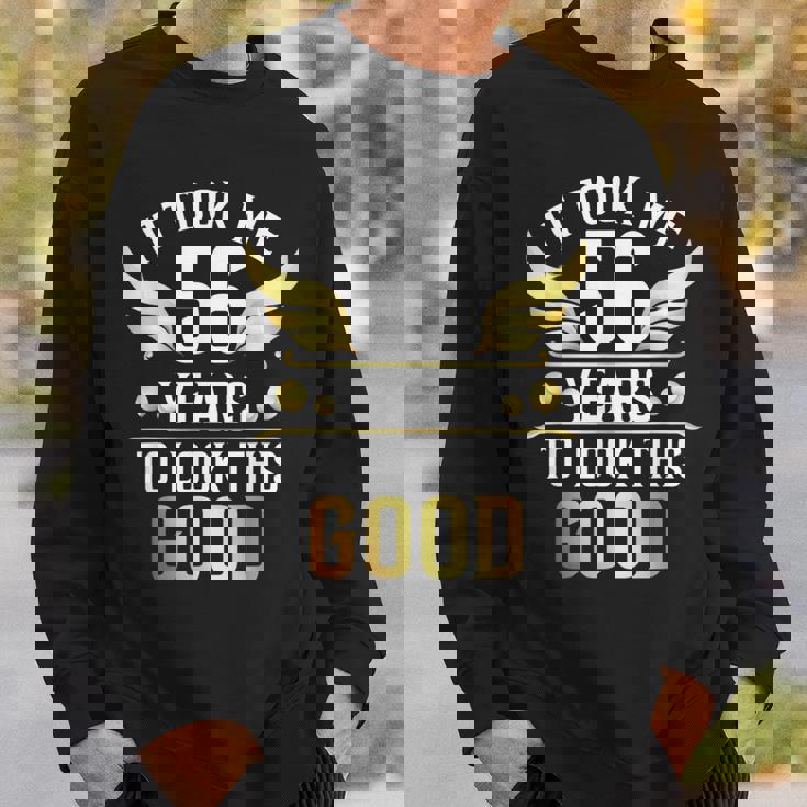 56Th Birthday Party It Took Me 56 Years To Look This Good スウェットシャツ 彼への贈り物