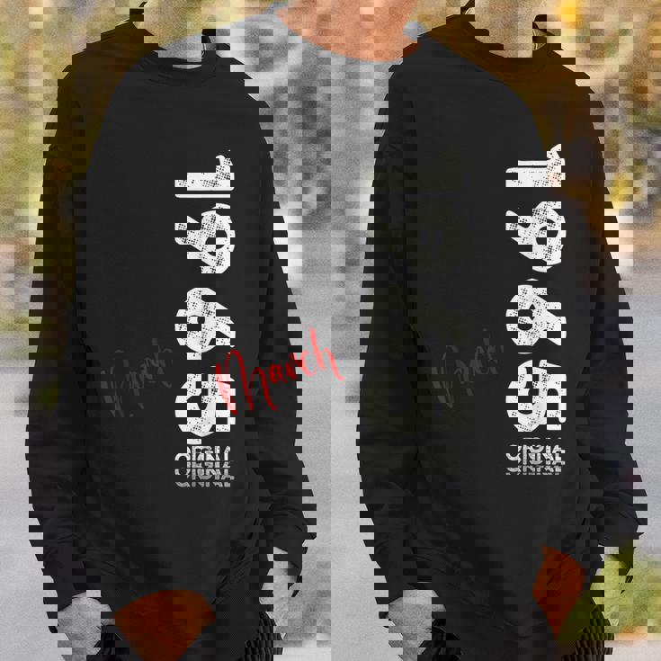 60 歳の誕生日 男性 オリジナル 3月 ヴィンテージ 1965 年 ギフト スウェットシャツ 彼への贈り物