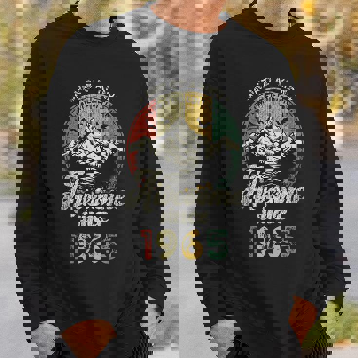 60歳の誕生日 1965年創業のレトロな山々 スウェットシャツ 彼への贈り物