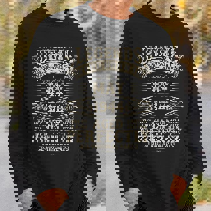 80歳の誕生日ギフト 男性用 面白い 80歳 May 1944 スウェットシャツ 彼への贈り物