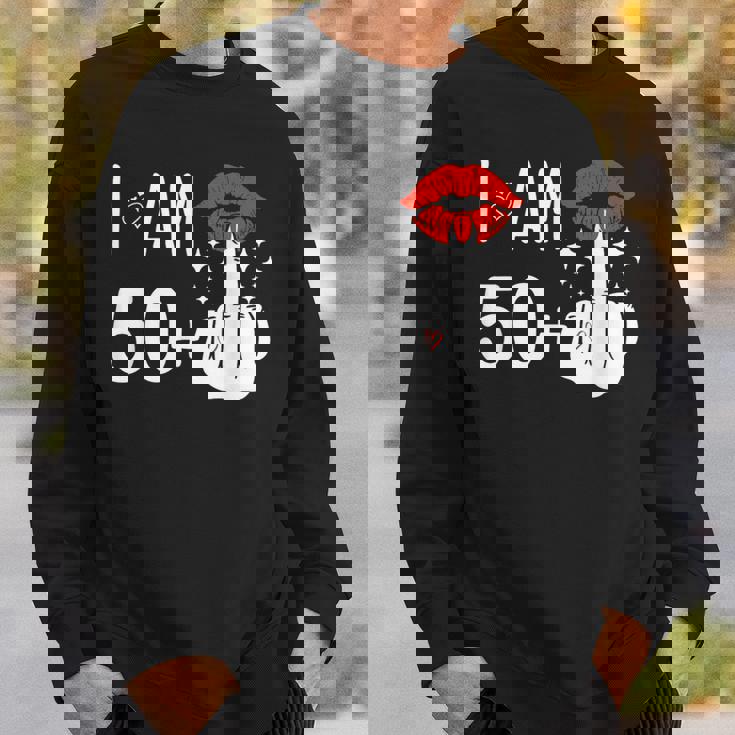 I Am 50 Plus 1 中指 51歳の誕生日 面白い スウェットシャツ 彼への贈り物