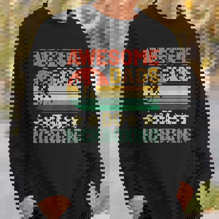 Awesome Dads Do キックボクシング キックボックス キックボクサー スウェットシャツ 彼への贈り物