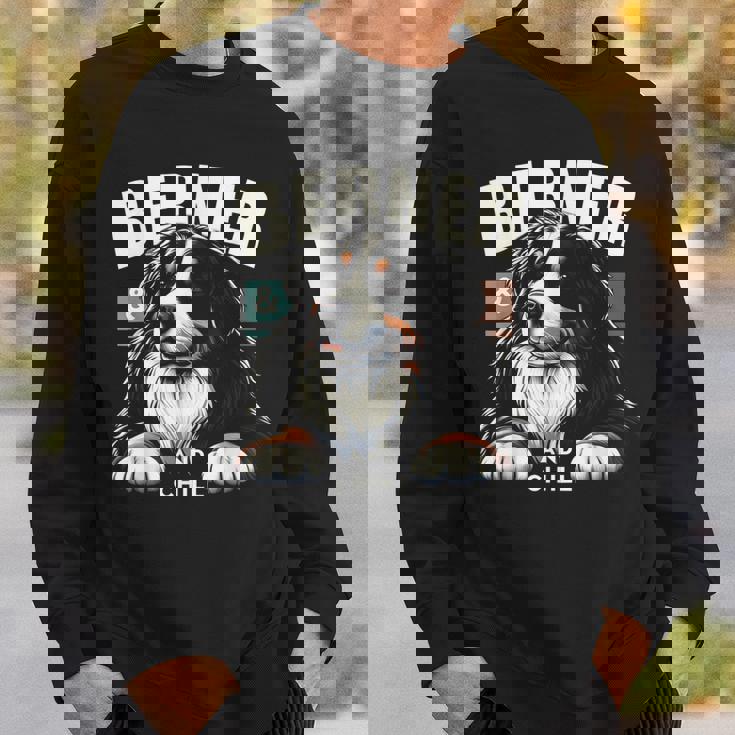 Berner And Chill バーニーズマウンテンドッグ 面白いグラフィックtシャツ スウェットシャツ 彼への贈り物