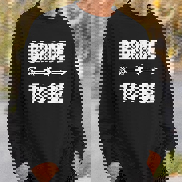 Bride To Be ブライダルシャワーギフトアイデア 花嫁シャツ スウェットシャツ 彼への贈り物