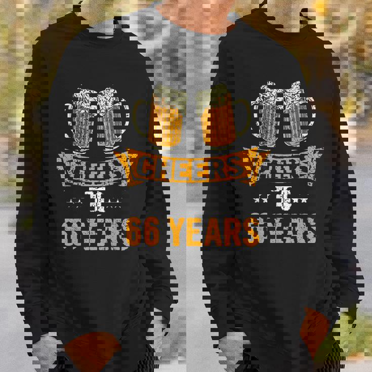Cheers To 66歳 66歳 誕生日パーティー お祝いギフト スウェットシャツ 彼への贈り物