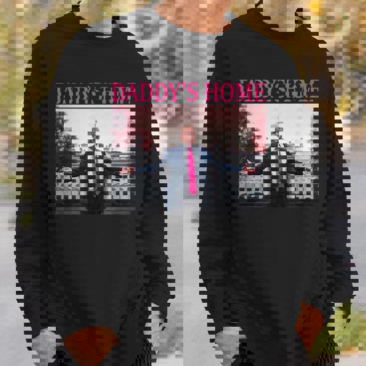 Daddy's Home President Donald Trump 2024 Pink Trump スウェットシャツ 彼への贈り物