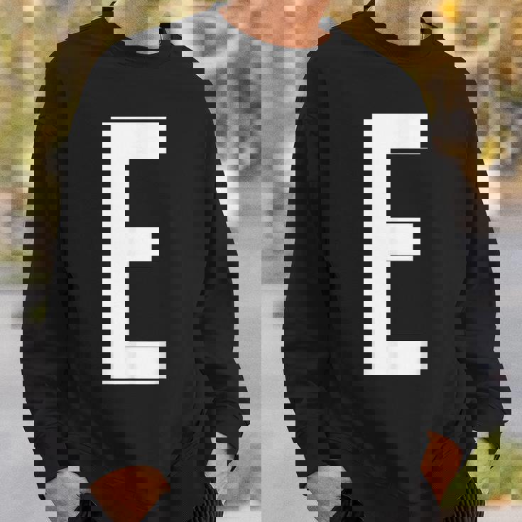 E字アルファベット モノグラム イニシャル スウェットシャツ 彼への贈り物