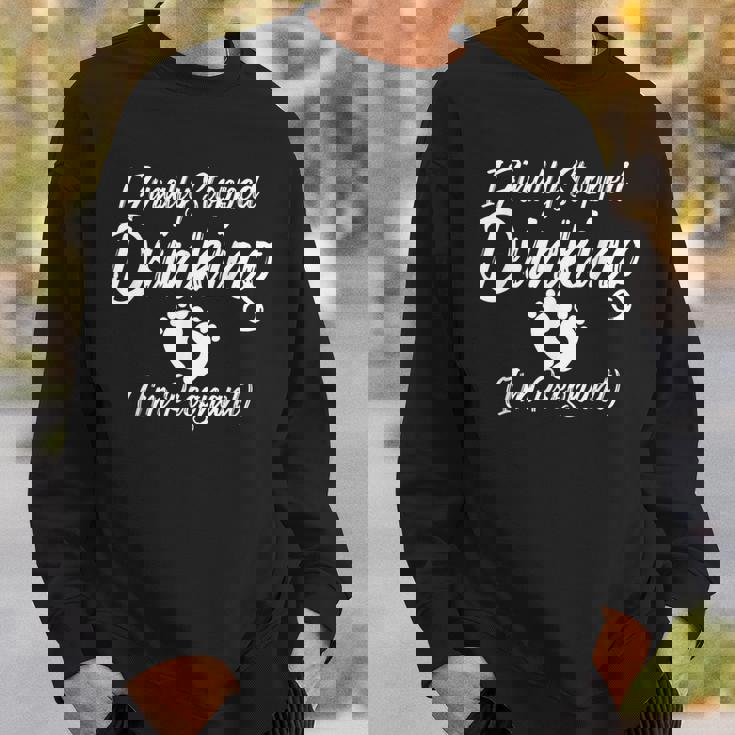 I Finallytopped Drinking I'm Pregnant ギフトtシャツ スウェットシャツ 彼への贈り物