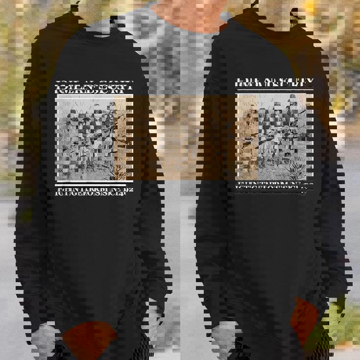 Homelandecurity Fighting Terrorismince 1492 スウェットシャツ 彼への贈り物