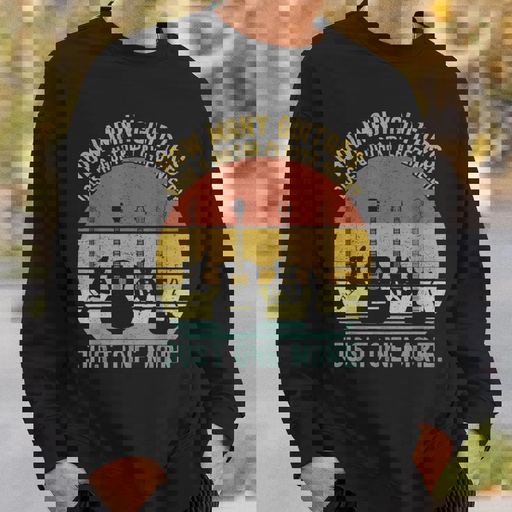 How Many Guitars メンズ ミュージシャン ギタープレーヤー スウェットシャツ 彼への贈り物